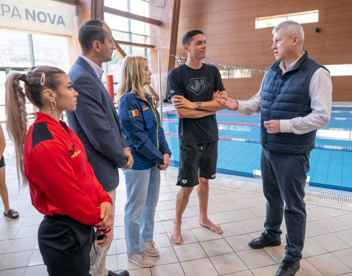 Nadia Comăneci și ministrul Cătălin Predoiu au făcut spectacol la CS Dinamo. Astăzi a fost lansat programul „Fii și tu campion!”