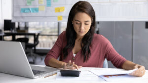 ANAF confirmă că e-Factura simplifică procesul contabil. Antreprenorii trebuie să-și asume sarcinile fiscale