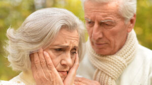 Acești pensionari ar putea rămâne fără locuință de serviciu. Legea s-ar putea schimba în curând