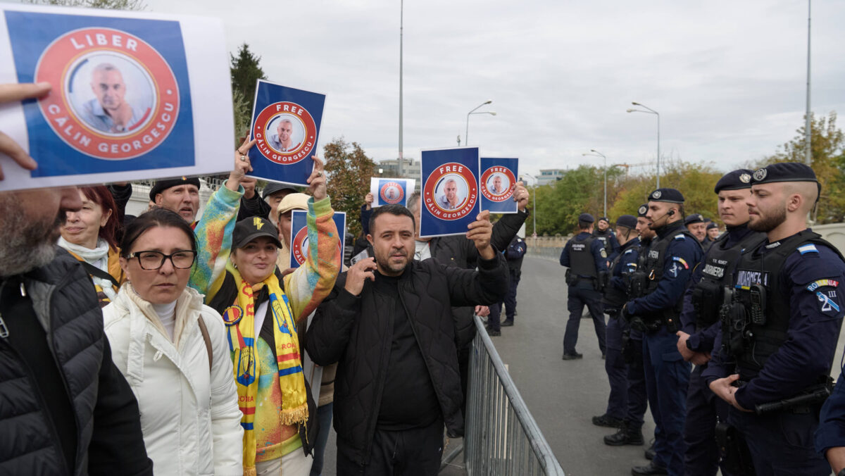 UPDATE Călin Georgescu, la IPJ Ilfov: Toate aceste alegeri sunt o farsă. Eu şi poporul român aşteptăm dovezi