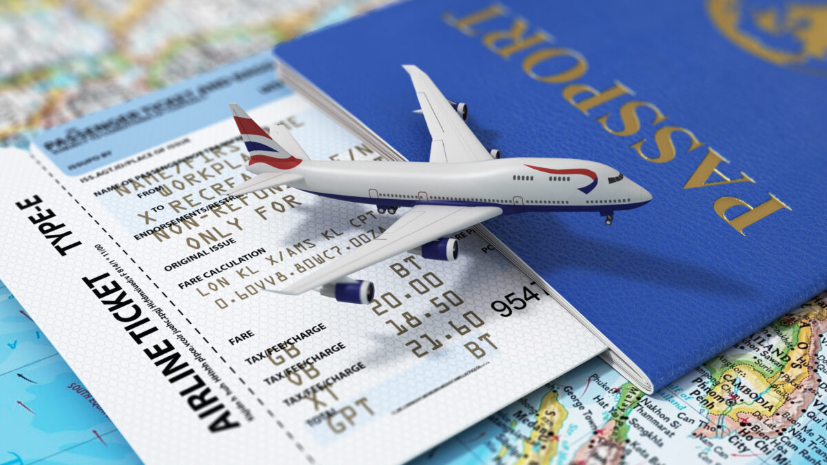 Noi reguli pentru pasagerii aerieni. Mai puține taxe și mai multă protecție. Gabriela Firea: Zborul cu avionul este un serviciu public, nu o oportunitate de a impune taxe abuzive