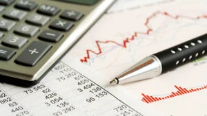 Curs valutar BNR, 21 noiembrie. Leul se depreciază în fața monedei euro. Indicii ROBOR au scăzut