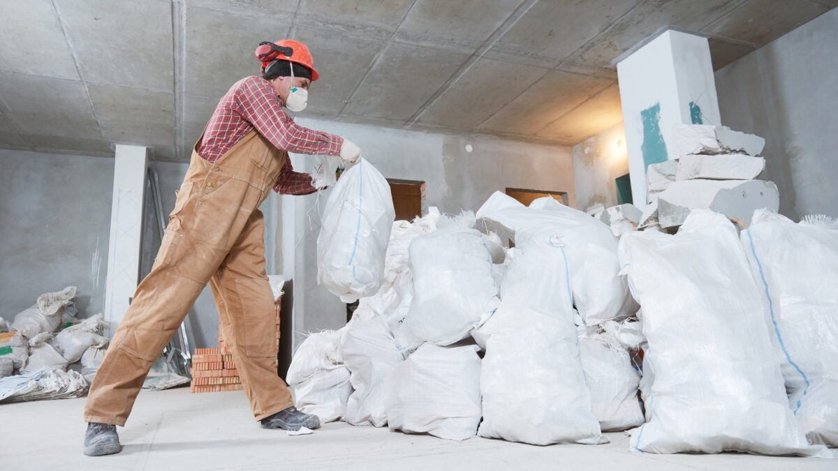 Va deveni obligație în România după construcțiile și renovările de la blocuri și case: Alte țări le folosesc drept resurse