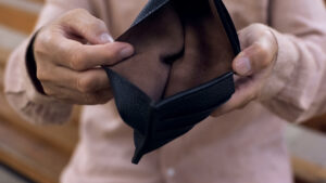 Dorințele bugetarilor, dincolo de clișee și scandal mediatic. Ce vor angajații la stat în 2025