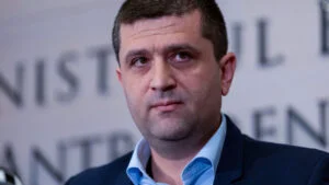 Haos la ROMARM Radu Miruță, acuzat că blochează numirile corecte și că pune bețe în roate parteneriatelor internaționale