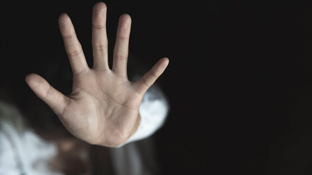 Lege pentru victimele violenței domestice: divorț gratuit, sprijin financiar și șanse reale de independență