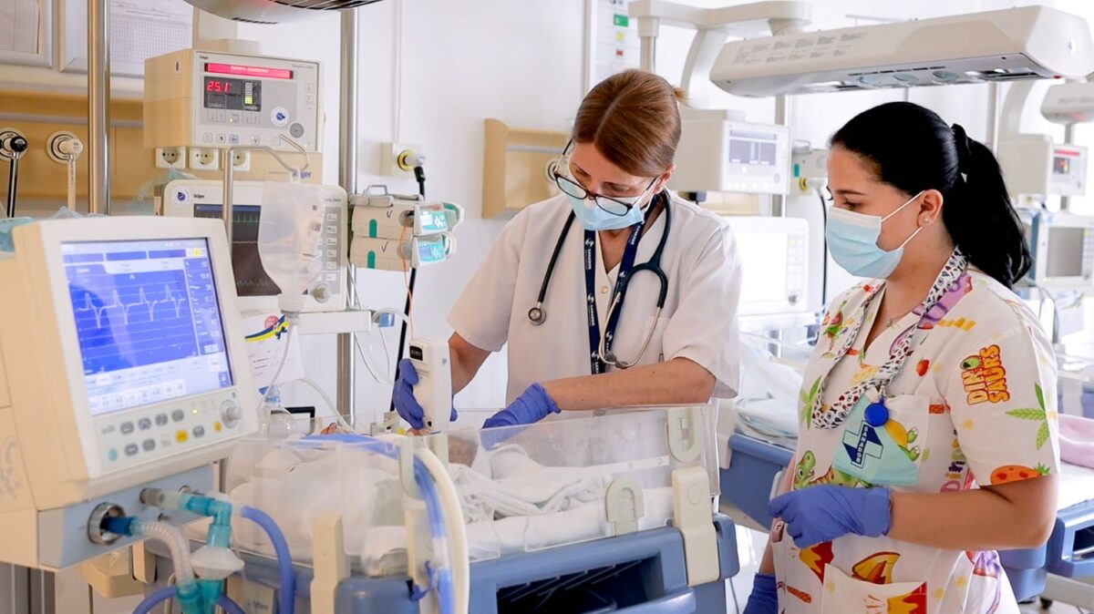 Cum pot fi prevenite complicațiile în cazul unei nașteri premature