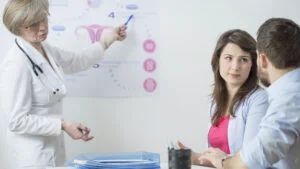 Natalitatea României scade dramatic. Cuplurile infertile cheltuiesc peste 5.000 de euro pentru un copil