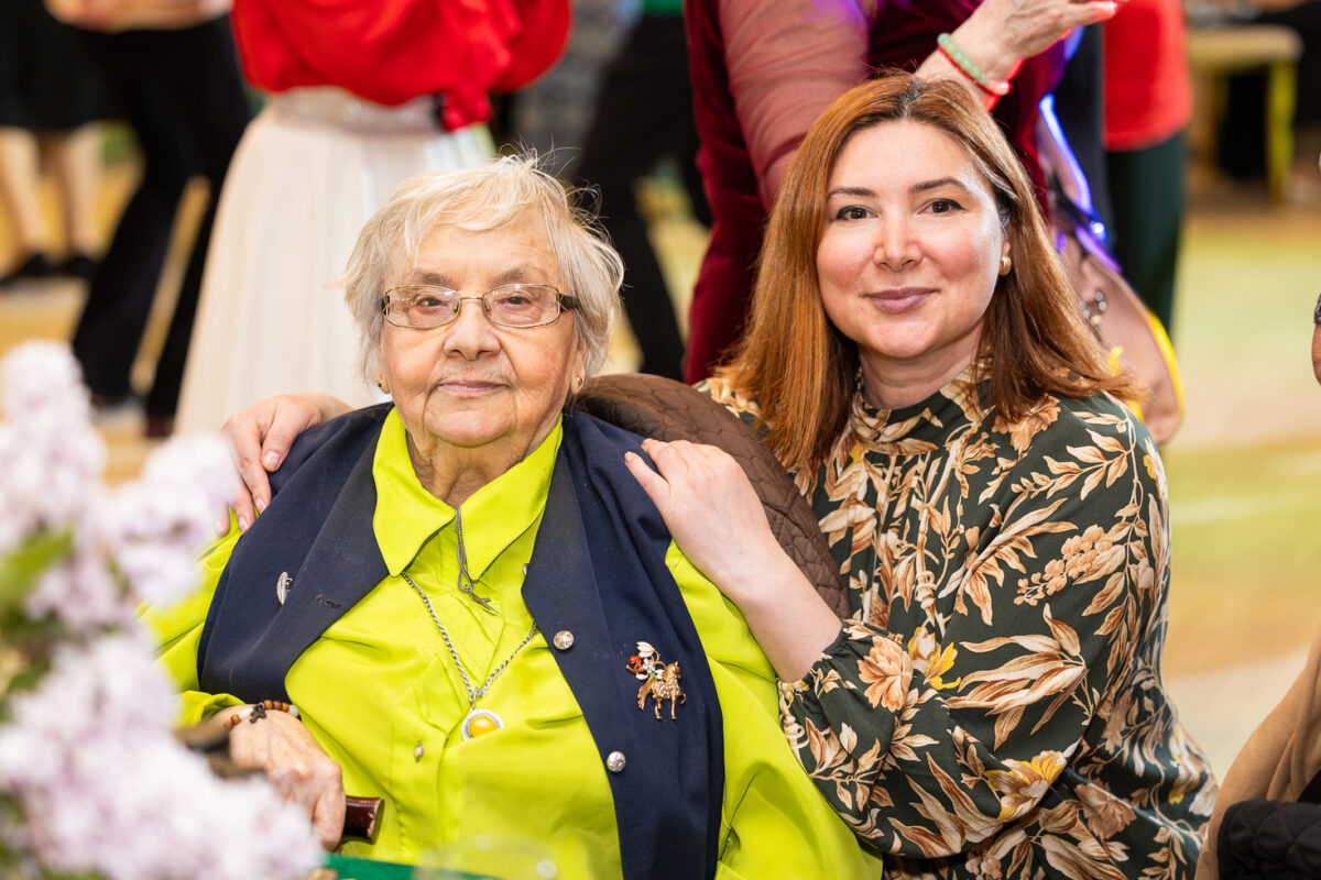 Niciodată Singur _ image 2