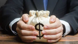 Numărul milionarilor din Bulgaria continuă să crească. Românii își retrag economiile din bănci