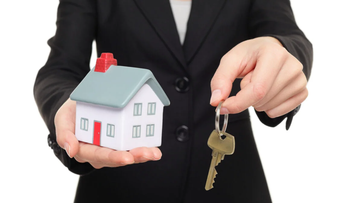 Românii achită mai mulți bani pentru un apartament. Salariul pe care trebuie să-l aveți pentru a vi se aproba un credit