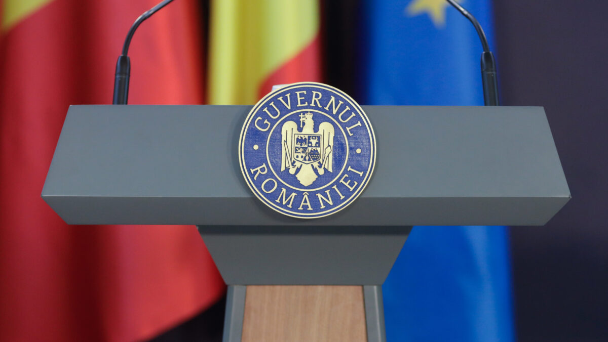 Guvernul pregătește „Ordonanța trenuleț”. Salariul minim crește din iulie 2026. Ce vouchere se mai acordă anul viitor