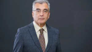 Senatorul AUR Petrișor Peiu acuză Guvernul Bolojan de pasivitate în criza de la combinatul din Galați