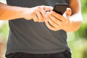 Peste 90% dintre telefoanele mobile din România pot transmite mai rapid și mai precis localizarea la 112. Studiul ANCOM arată cât de pregătite sunt dispozitivele utilizatorilor