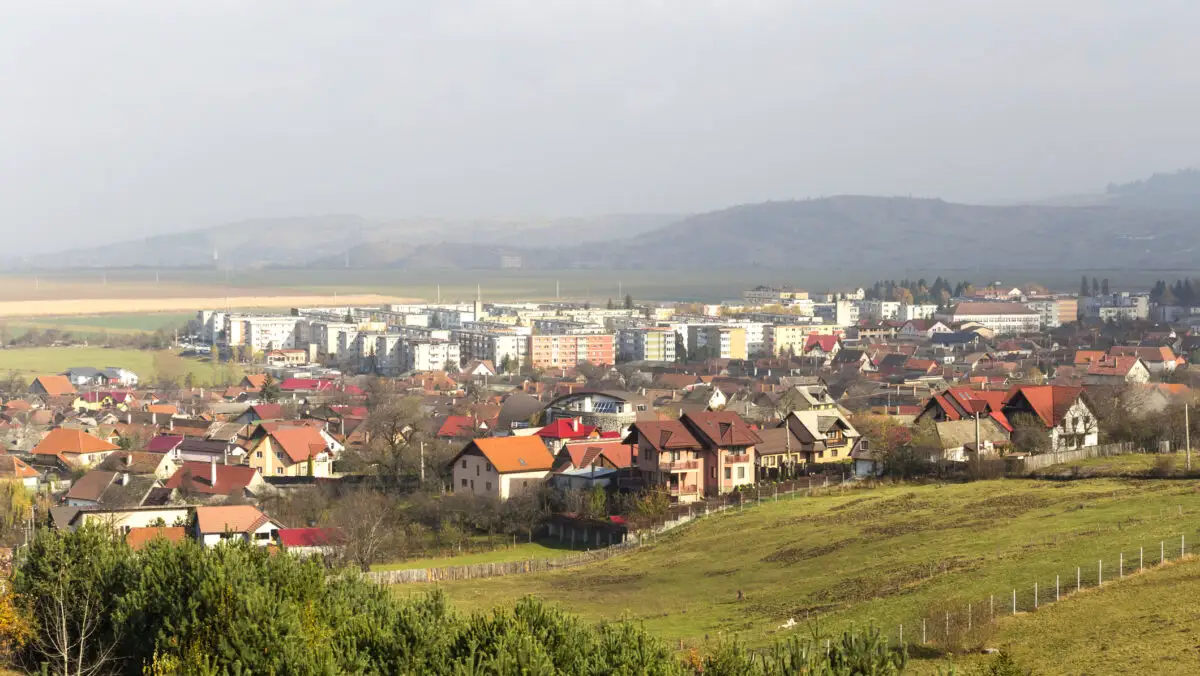 Distanța minimă între vecini. Obligatoriu pentru românii care stau la casă. Poți pierde autorizația