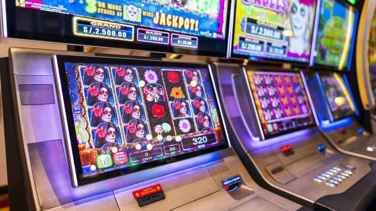 Primul municipiu din România care interzice definitiv jocurile de noroc. Nu va mai exista nicio sală într-un an