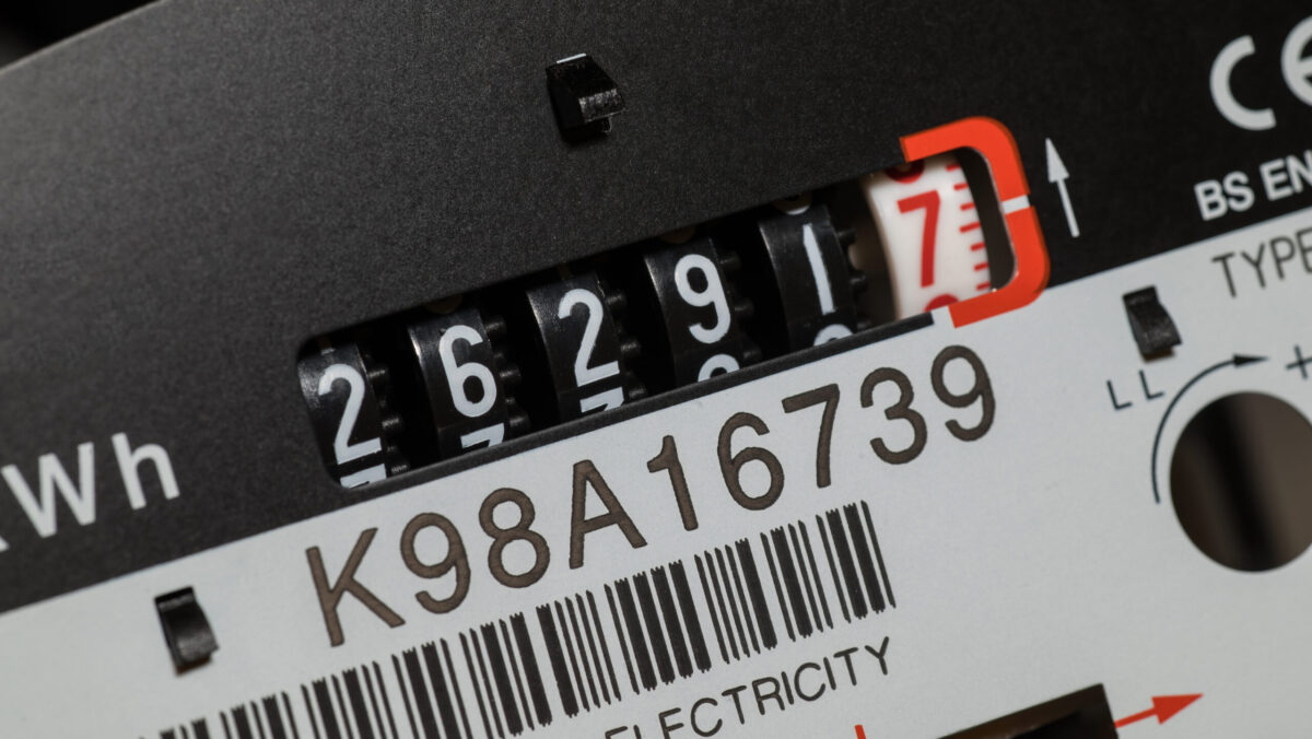 Facturile la curent pot scădea cu până la 35%. Dumitru Chisăliță: Oamenii n-au încredere în soluțiile alternative