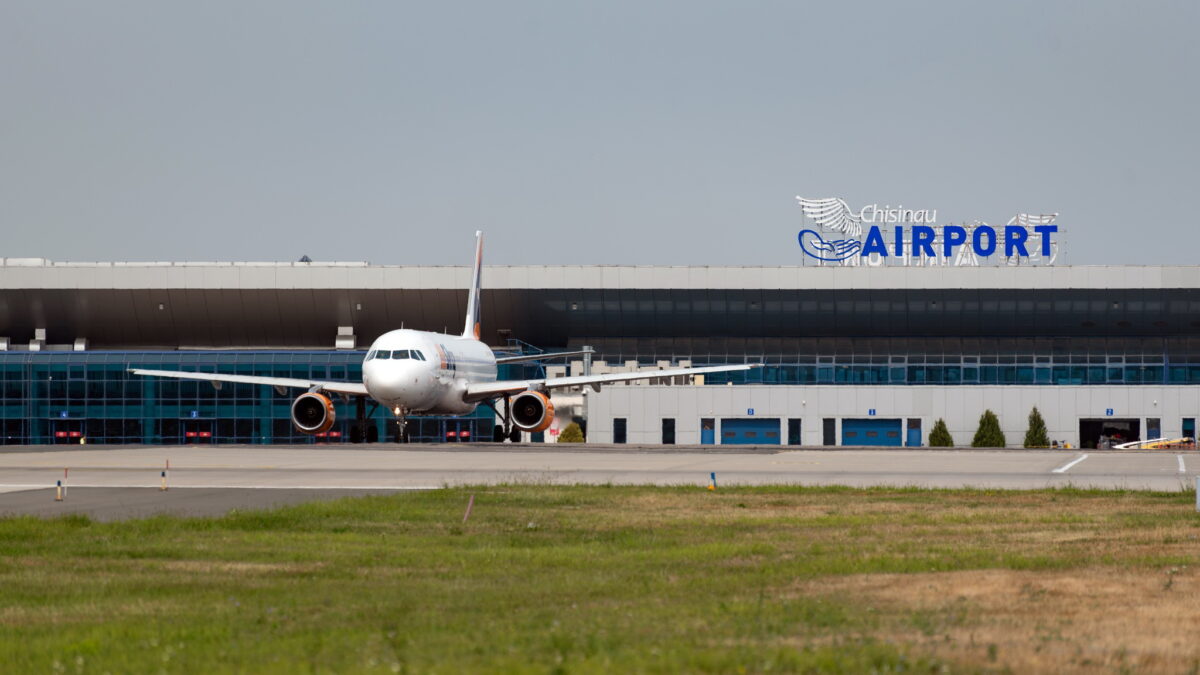Guvernul moldovean confiscă terminalul Lukoil de pe Aeroportul Internațional Chișinău. Activele Lukoil-Moldova ar putea fi și ele achiziționate