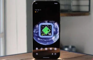 Android 16 pe un smartphone Pixel 9 Pro