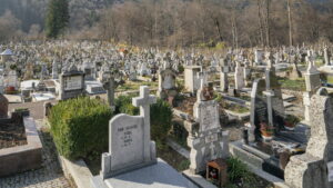 Cimitir, cruci, morminte