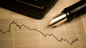 Criza economică din România devine vizibilă. Cristian Popa, BNR Trecem printr-un „soft landing”, o încetinire controlată