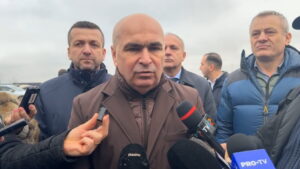 Premierul Ilie Bolojan, vizită pe șantierul unei autostrăzi