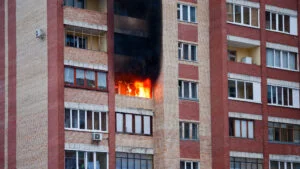 Reguli la bloc, 2025. Ce trebuie să știe locatarii și asociațiile de proprietari despre prevenirea incendiilor