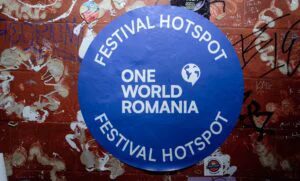 Scopul principal al evenimentelor organizate sub marca One World Romania este de a utiliza filmul documentar ca o unealtă pentru a deschide un dialog social și politic (sursă foto - arhiva asociației)