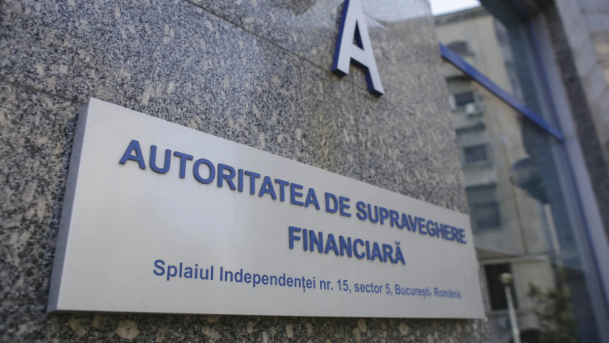Amenzi usturătoare: De la șoferi imprudenți la asigurători — image 4
