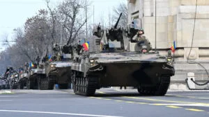 Soldați și tehnică militară la defilarea de 1 Decembrie, militari din Armata României