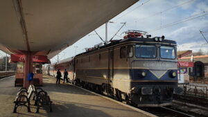 Tren, gară, CFR Călători