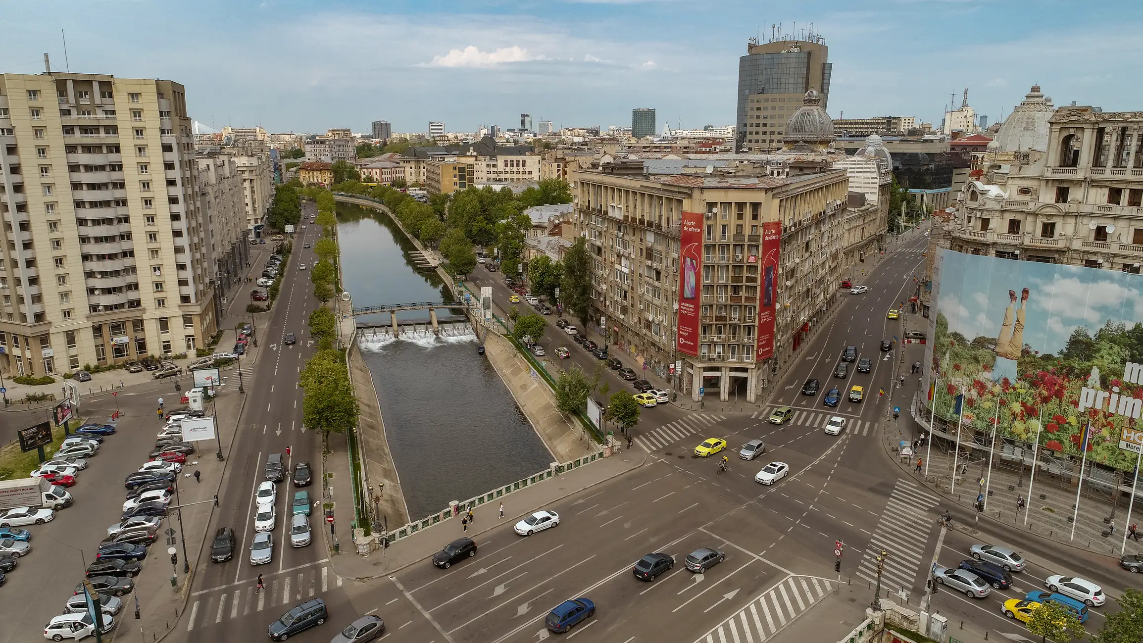 Vedere din București, trafic, mașini, șoferi