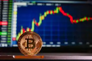 Piața crypto în recul: Bitcoin coboară sub 100.000 de dolari pentru prima dată în luni de zile