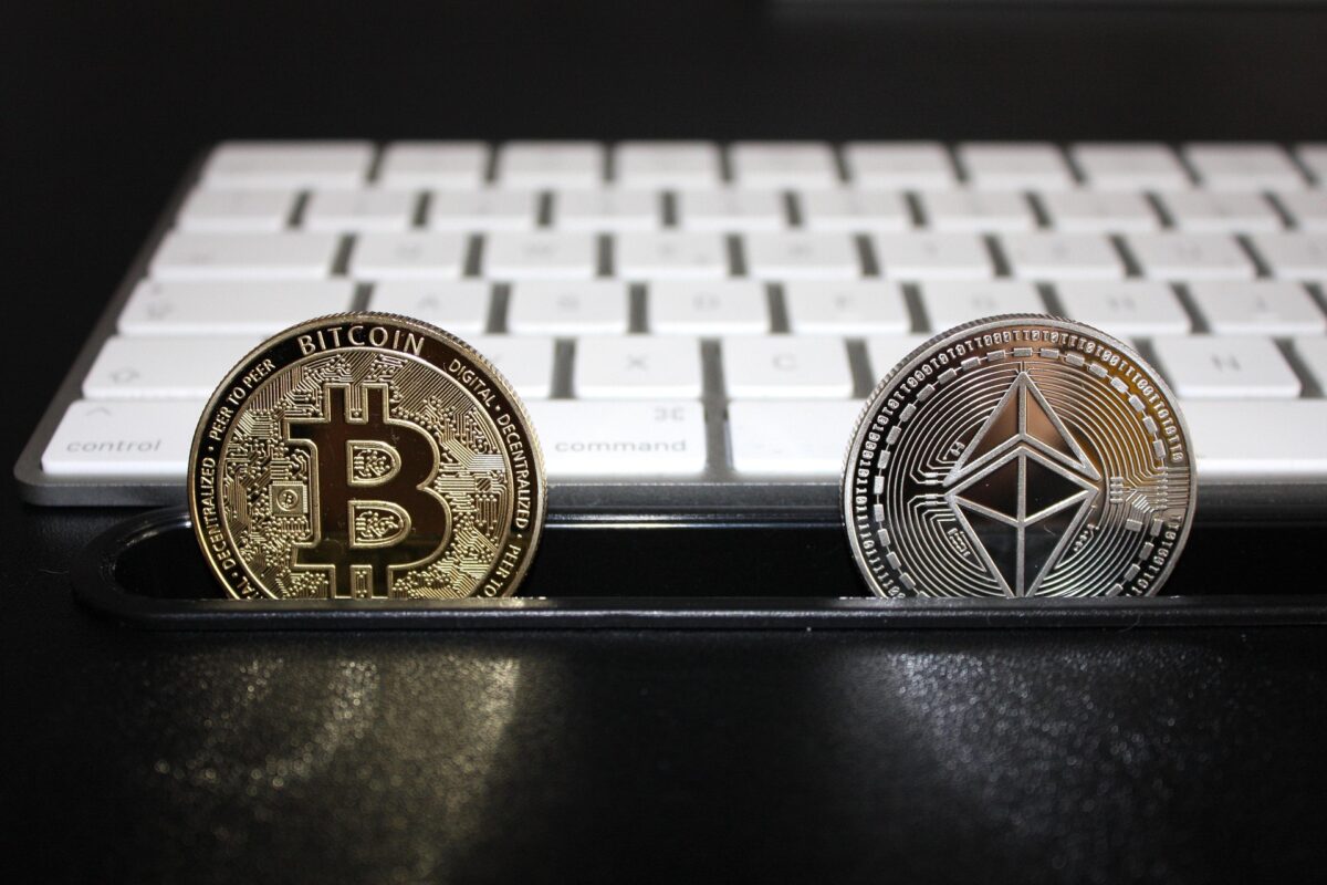 Începutul lunii decembrie: continuitate sau schimbare de direcție în crypto?