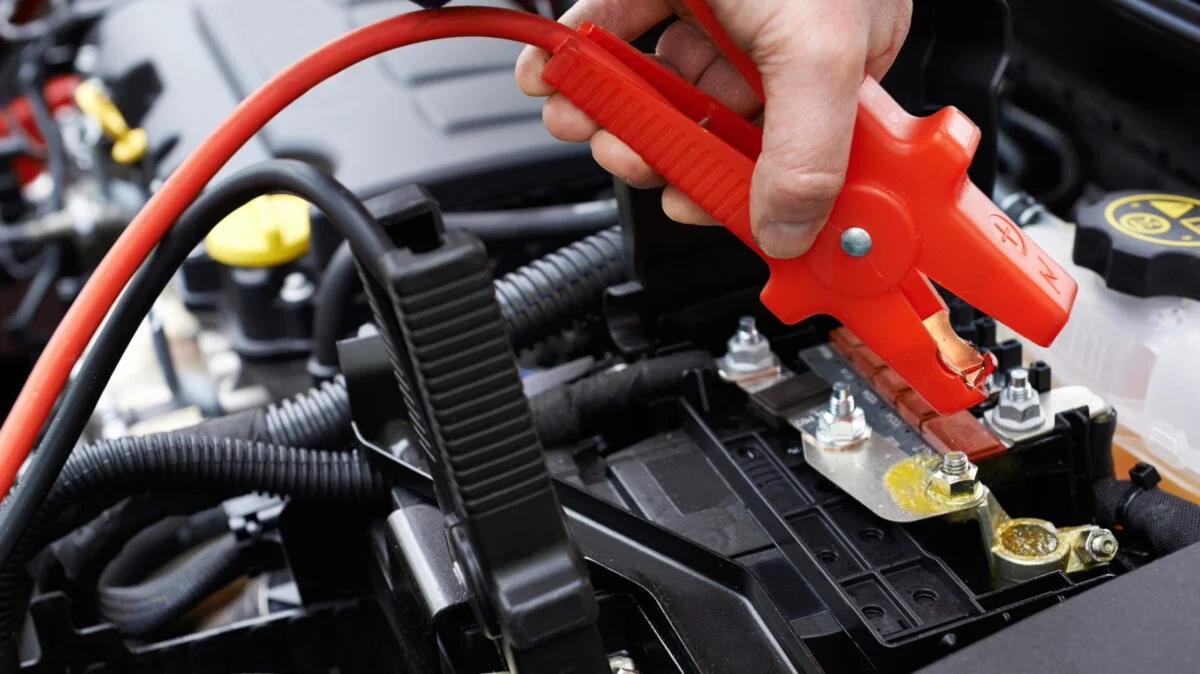 Dispozitivul care îi salvează pe mulți șoferi când mașina nu pornește din cauza bateriei. Nu mai este nevoie să cumperi una nouă