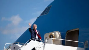 Donald Trump se gândește să iasă din NATO