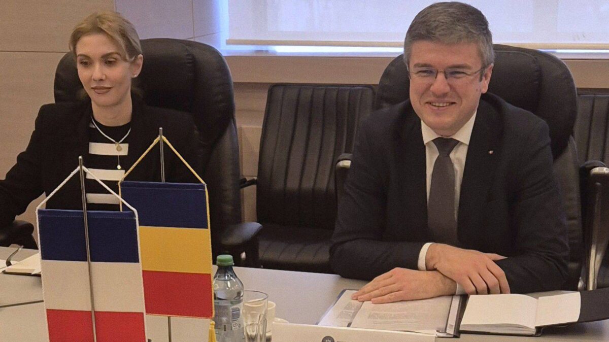 Ministrul Economiei, discuții cu Ambasadorul Franţei în România despre piața auto, SAFE şi parteneriate industriale şi strategice