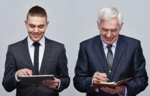 Gen Z, Millennials, Generația X și Baby Boomers își împart în prezent task-urile, spațiul de coworking și... opiniile despre ce înseamnă „a munci bine sau corect”. (sursă foto: parade.com)