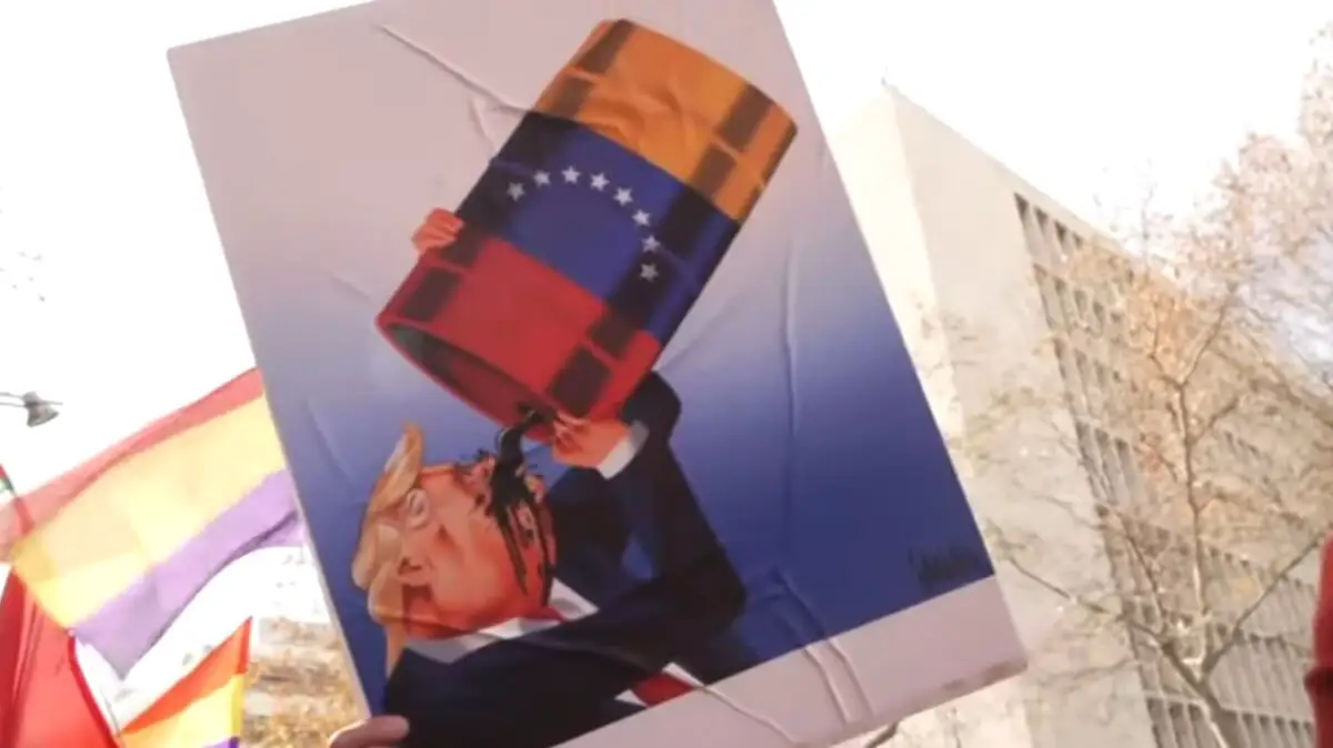 Manifestatie pro-Maduro în faţa ambasadei Statelor Unite din Madrid