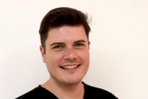 Dr. Radu Colțeanu, medic stomatolog cu specializare în chirurgie și implantologie orală, în cadrul Opera Dental (sursă foto: arhiva companiei)