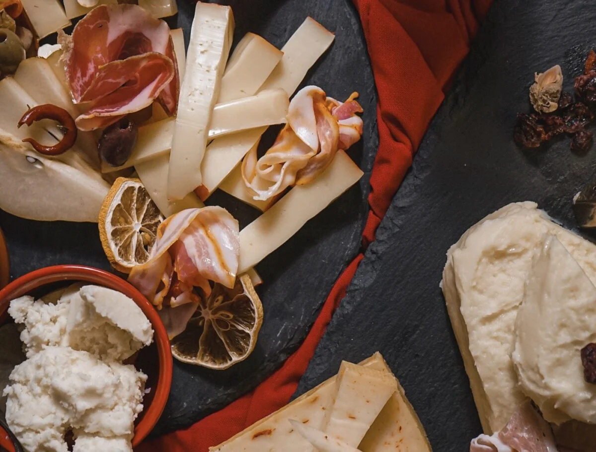 O fabrică de tradiție din Alba, recunoscută la nivel mondial. Brânza românească a intrat în Top 100 „Best Cheeses in the World”