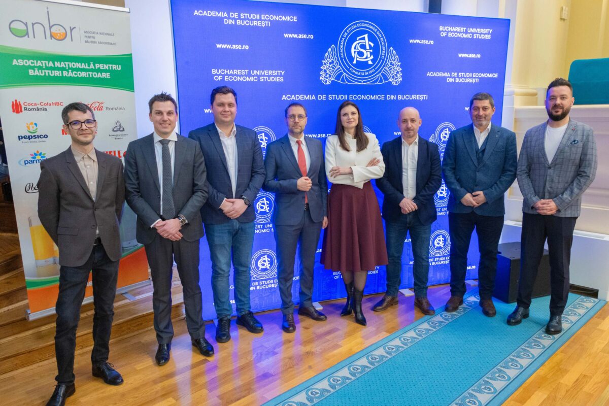 Industria băuturilor răcoritoare, afectată direct de șocurile fiscale din ultimii ani. Cu cât contribuie anual la economia românească