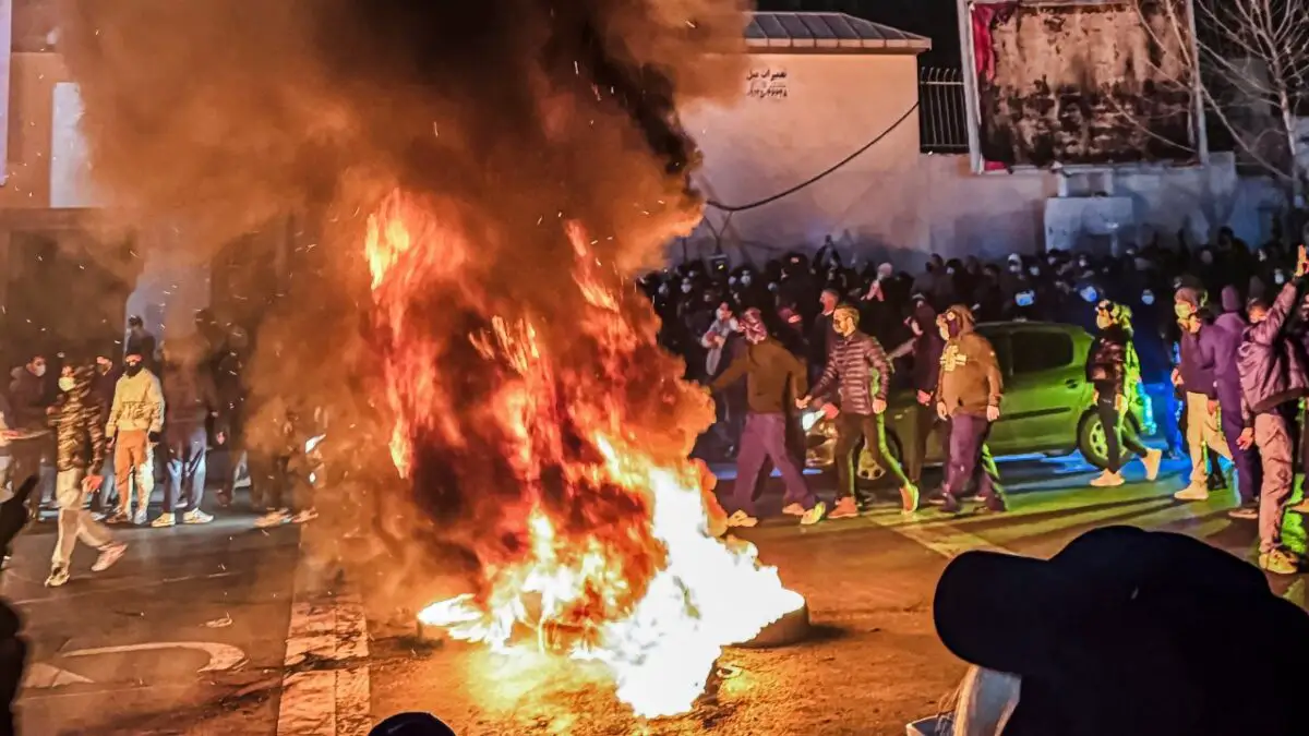Revoltă în Iran. Bilanțul morților ar fi trecut de 500. Autoritățile arestează liderii mișcărilor de protest