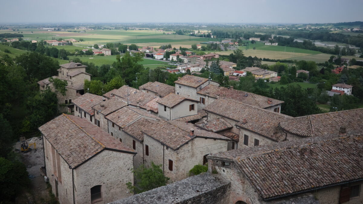 Un sat cu case vechi din Italia