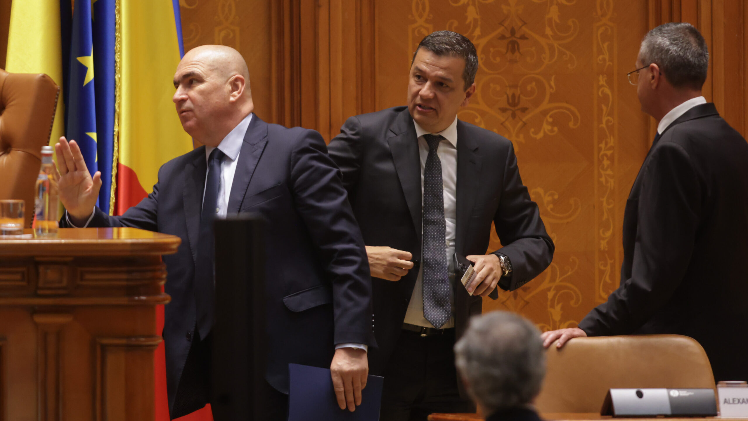 Moțiunea de cenzură împotriva lui Ilie Bolojan, depusă de PSD și AUR, ajunge în Parlament cu 254 de semnături — image 1