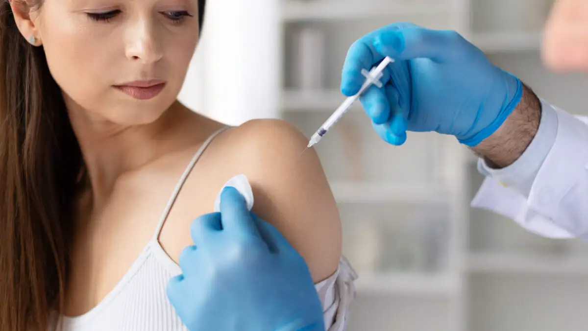 Farmaciile devin centre de vaccinare antigripală. Ministerul Sănătății vrea să faciliteze accesul la serul antigripal