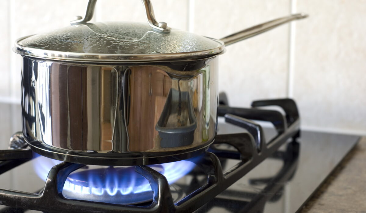 Anunț pentru românii cu contract la gaze. Decizia oficială privind tarifele după 31 martie: Clar și explicit, prețul rămâne același