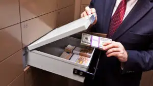 EXCLUSIV Cele mai sigure locuri în care își pot păstra românii economiile în 2026. Iuliana Radu, ING Bank: Soluțiile sigure rămân depozitele garantate și conturile de economii