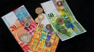 Elveția, cash, bani