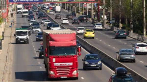 Mașini, șoferi, trafic pe DN1